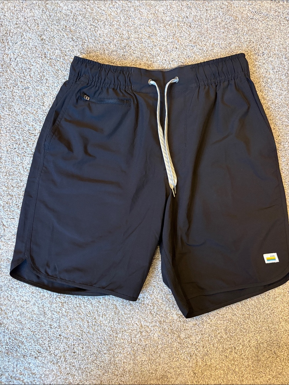 Vuori Men’s Black Athletic Shorts Zip Back Pocket Size Small